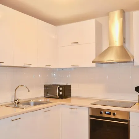 Apartment Center 3-bedrooms *