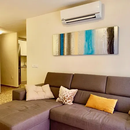 Apartment Center 3-bedrooms *